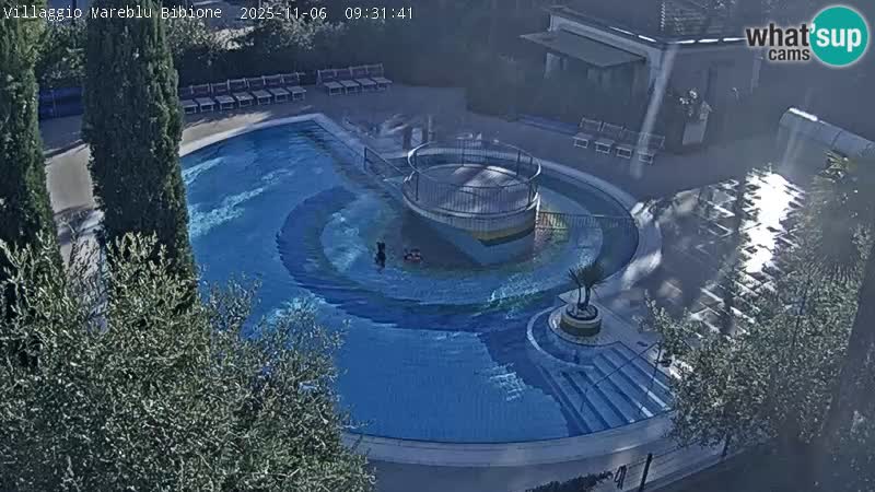 Villaggio Mare Blu bazen Spletna kamera V živo Bibione Pineda – Italija