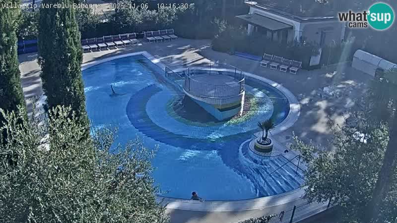 Villaggio Mare Blu bazen Spletna kamera V živo Bibione Pineda – Italija
