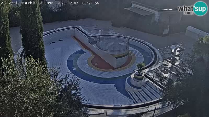 Villaggio Mare Blu bazen UŽIVO web kamera Bibione Pineda – Italija