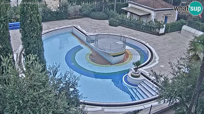 Villaggio Mare Blu bazen UŽIVO web kamera Bibione Pineda – Italija