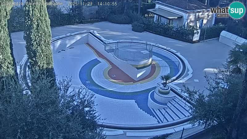 Villaggio Mare Blu bazen Spletna kamera V živo Bibione Pineda – Italija