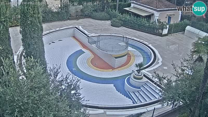 Villaggio Mare Blu bazen UŽIVO web kamera Bibione Pineda – Italija