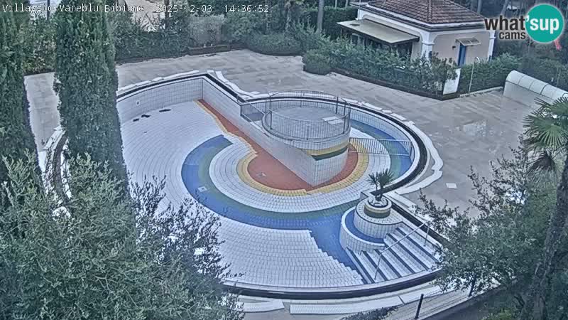 Villaggio Mare Blu bazen UŽIVO web kamera Bibione Pineda – Italija