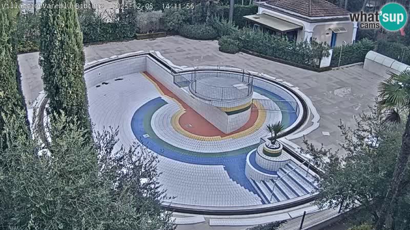 Villaggio Mare Blu bazen UŽIVO web kamera Bibione Pineda – Italija