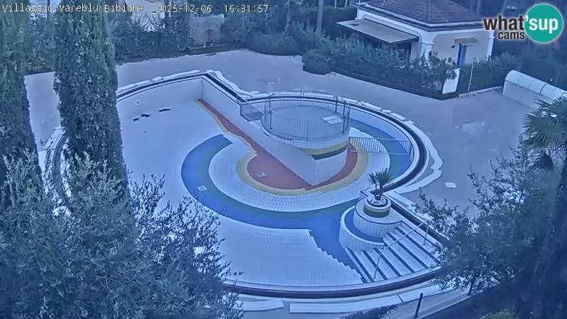 Villaggio Mare Blu bazen Spletna kamera V živo Bibione Pineda – Italija