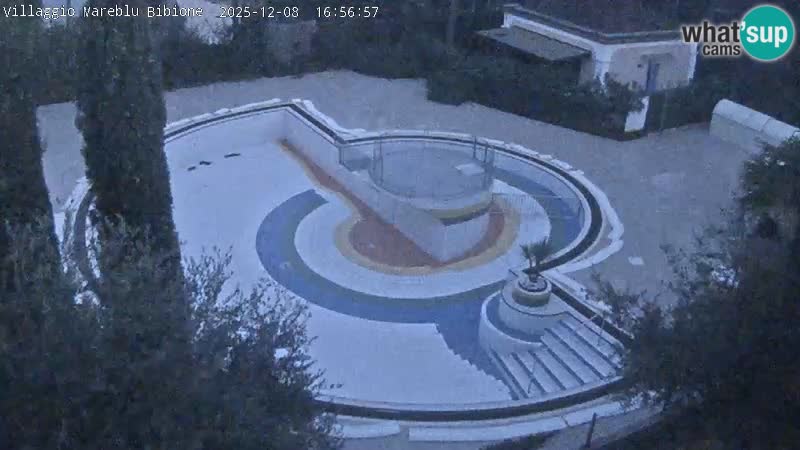 Villaggio Mare Blu bazen UŽIVO web kamera Bibione Pineda – Italija