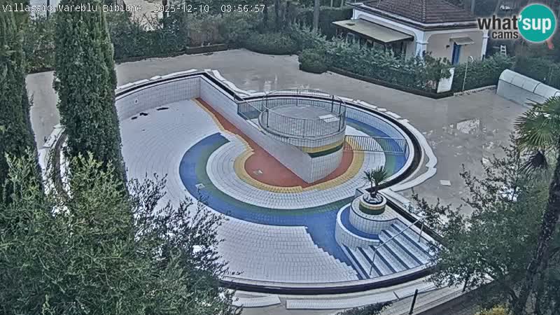 Villaggio Mare Blu bazen UŽIVO web kamera Bibione Pineda – Italija