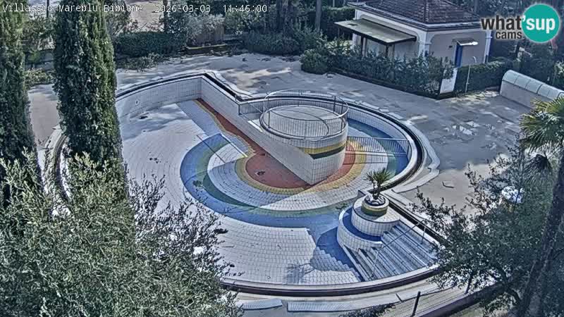 Villaggio Mare Blu bazen UŽIVO web kamera Bibione Pineda – Italija