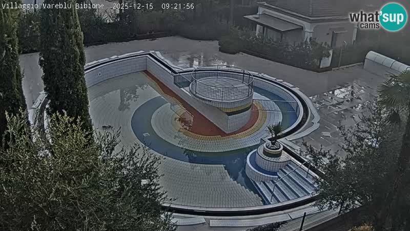 Villaggio Mare Blu bazen UŽIVO web kamera Bibione Pineda – Italija
