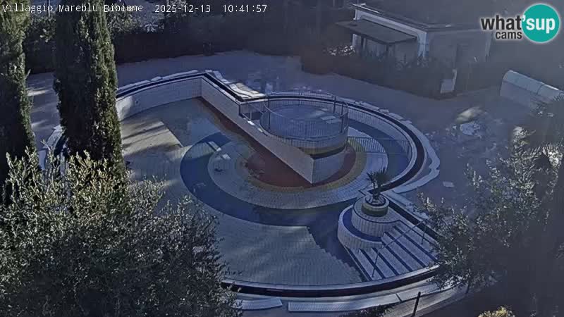 Villaggio Mare Blu bazen UŽIVO web kamera Bibione Pineda – Italija