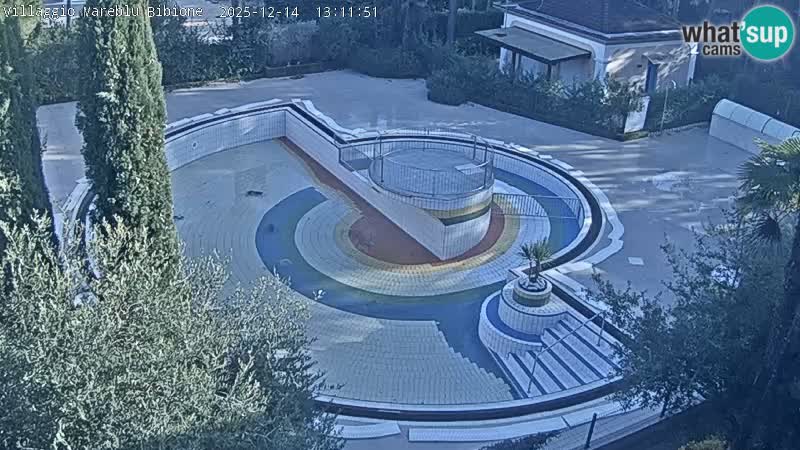 Villaggio Mare Blu bazen UŽIVO web kamera Bibione Pineda – Italija
