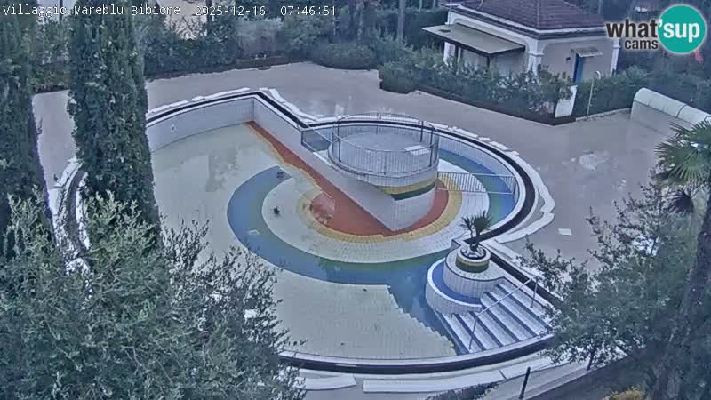Villaggio Mare Blu bazen UŽIVO web kamera Bibione Pineda – Italija
