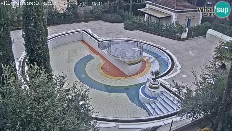 Villaggio Mare Blu bazen UŽIVO web kamera Bibione Pineda – Italija