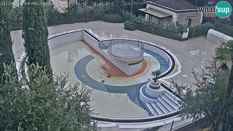 Villaggio Mare Blu bazen UŽIVO web kamera Bibione Pineda – Italija