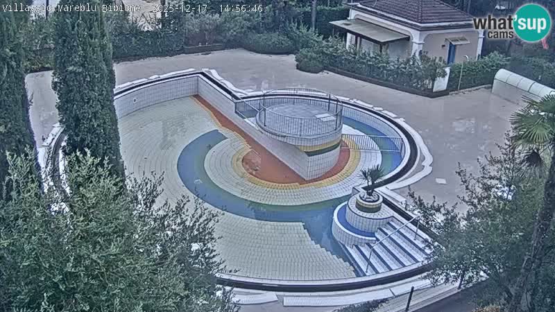 Villaggio Mare Blu bazen UŽIVO web kamera Bibione Pineda – Italija