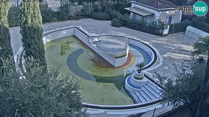 Villaggio Mare Blu bazen UŽIVO web kamera Bibione Pineda – Italija