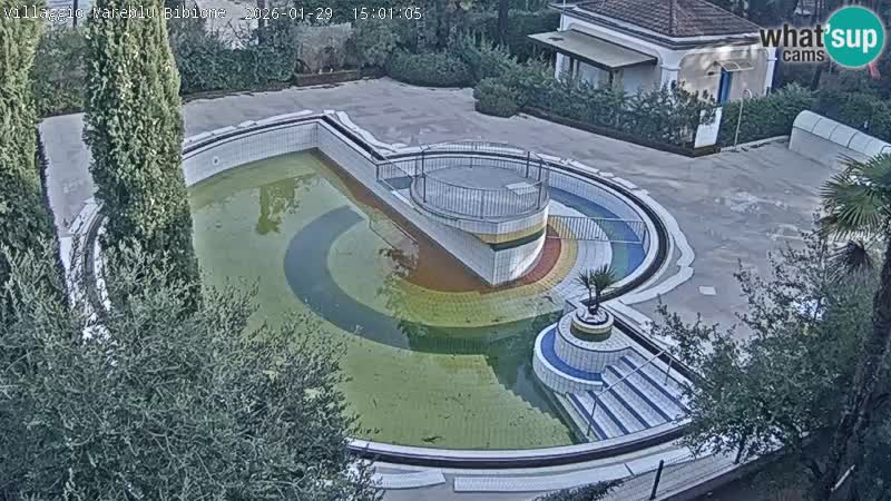 Villaggio Mare Blu bazen UŽIVO web kamera Bibione Pineda – Italija