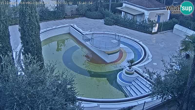 Villaggio Mare Blu bazen UŽIVO web kamera Bibione Pineda – Italija
