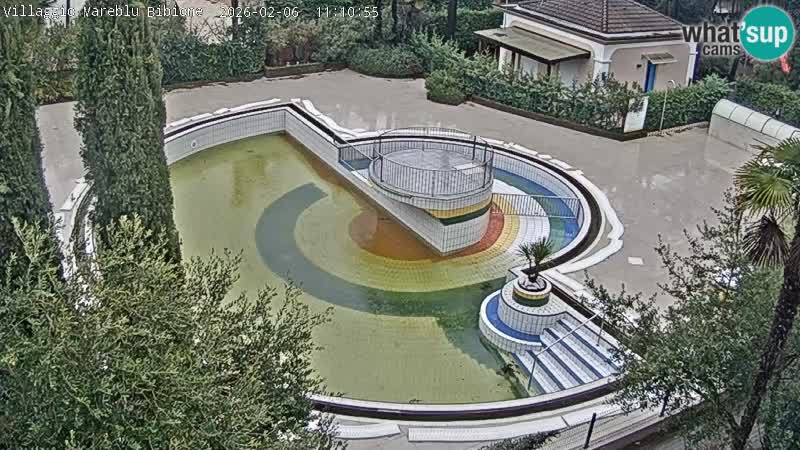 Villaggio Mare Blu bazen UŽIVO web kamera Bibione Pineda – Italija