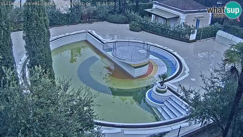 Villaggio Mare Blu bazen UŽIVO web kamera Bibione Pineda – Italija