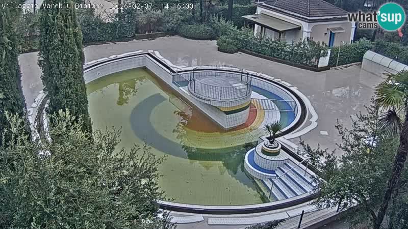 Villaggio Mare Blu bazen UŽIVO web kamera Bibione Pineda – Italija