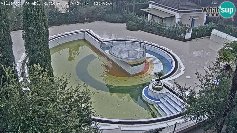 Villaggio Mare Blu bazen UŽIVO web kamera Bibione Pineda – Italija