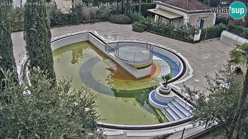 Villaggio Mare Blu bazen UŽIVO web kamera Bibione Pineda – Italija