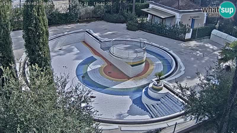 Villaggio Mare Blu bazen UŽIVO web kamera Bibione Pineda – Italija