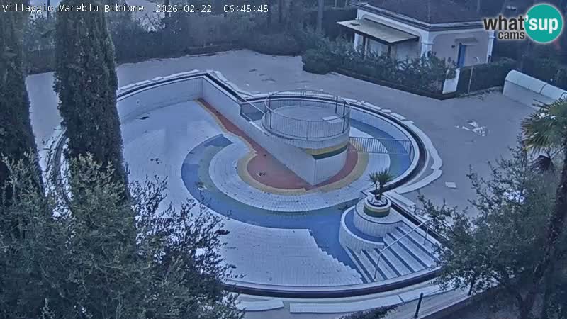 Villaggio Mare Blu bazen UŽIVO web kamera Bibione Pineda – Italija
