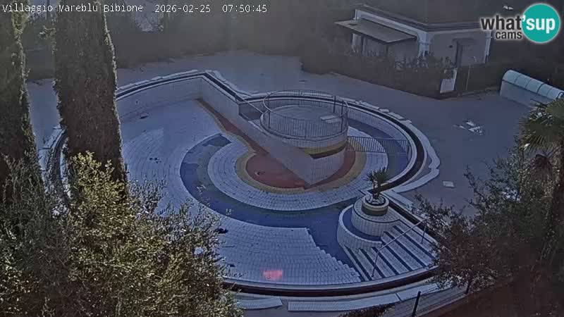 Villaggio Mare Blu bazen UŽIVO web kamera Bibione Pineda – Italija