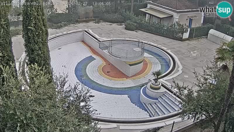 Villaggio Mare Blu bazen UŽIVO web kamera Bibione Pineda – Italija