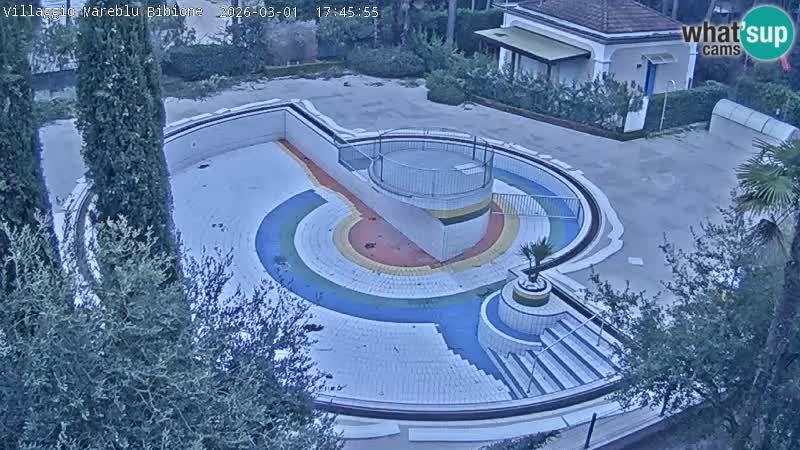 Villaggio Mare Blu bazen UŽIVO web kamera Bibione Pineda – Italija