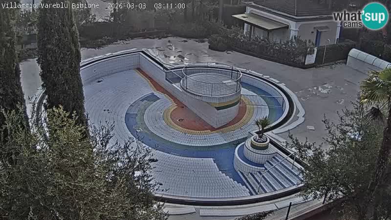 Villaggio Mare Blu bazen UŽIVO web kamera Bibione Pineda – Italija