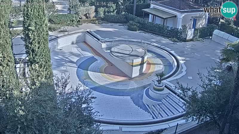 Villaggio Mare Blu bazen Spletna kamera V živo Bibione Pineda – Italija