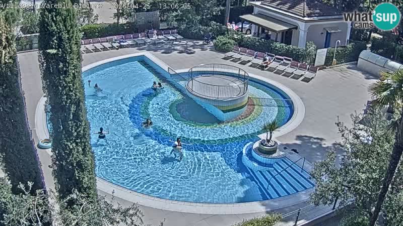 Villaggio Mare Blu bazen UŽIVO web kamera Bibione Pineda – Italija