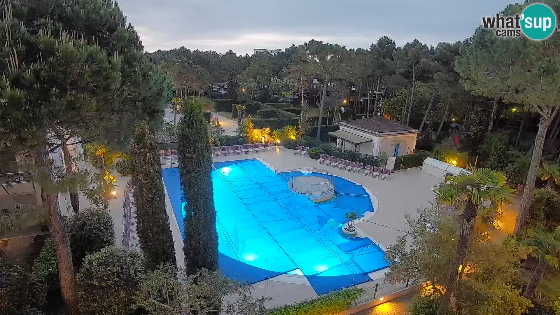 Villaggio Mare Blu bazen UŽIVO web kamera Bibione Pineda – Italija