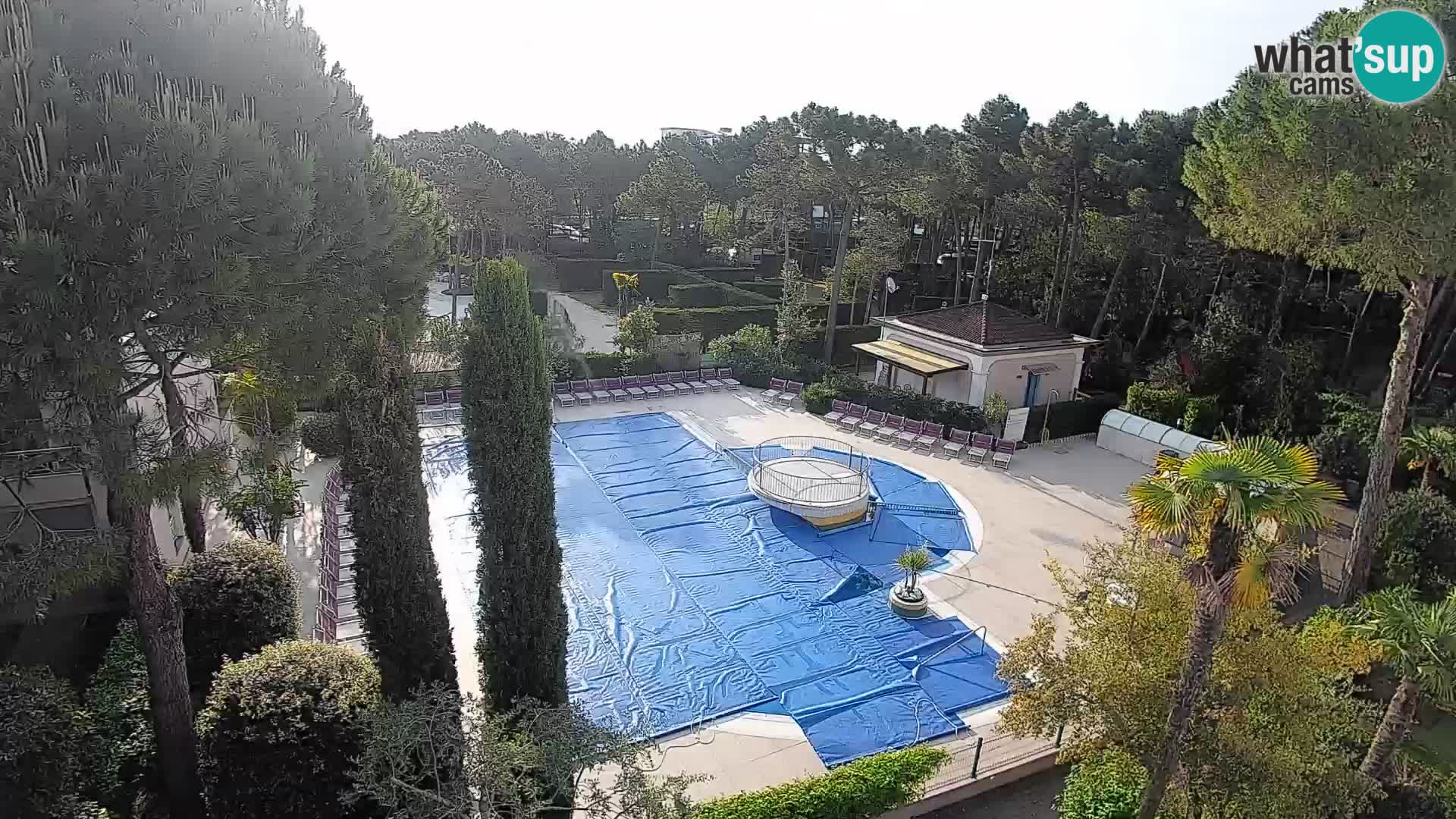 Villaggio Mare Blu bazen Spletna kamera V živo Bibione Pineda – Italija