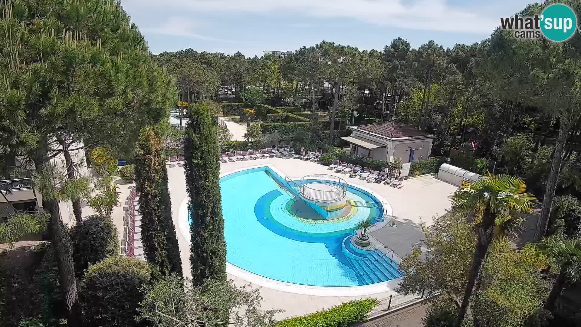 Villaggio Mare Blu bazen UŽIVO web kamera Bibione Pineda – Italija