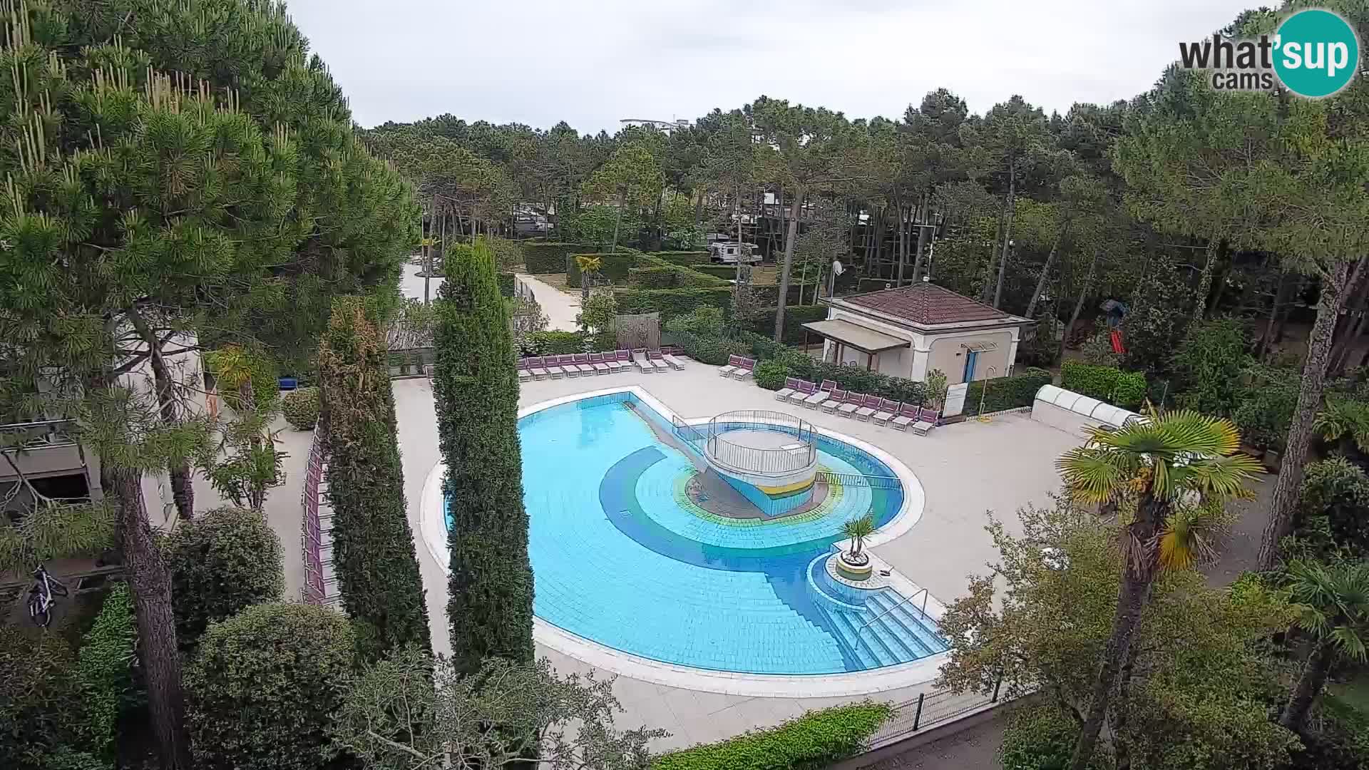 Villaggio Mare Blu bazen UŽIVO web kamera Bibione Pineda – Italija