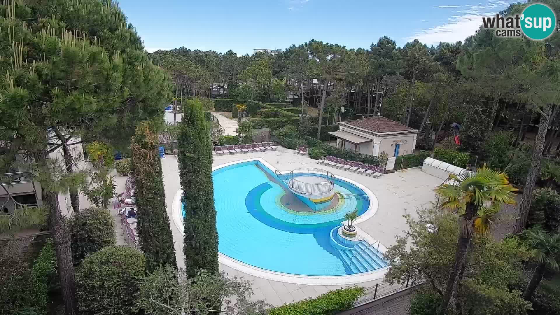 Villaggio Mare Blu bazen UŽIVO web kamera Bibione Pineda – Italija