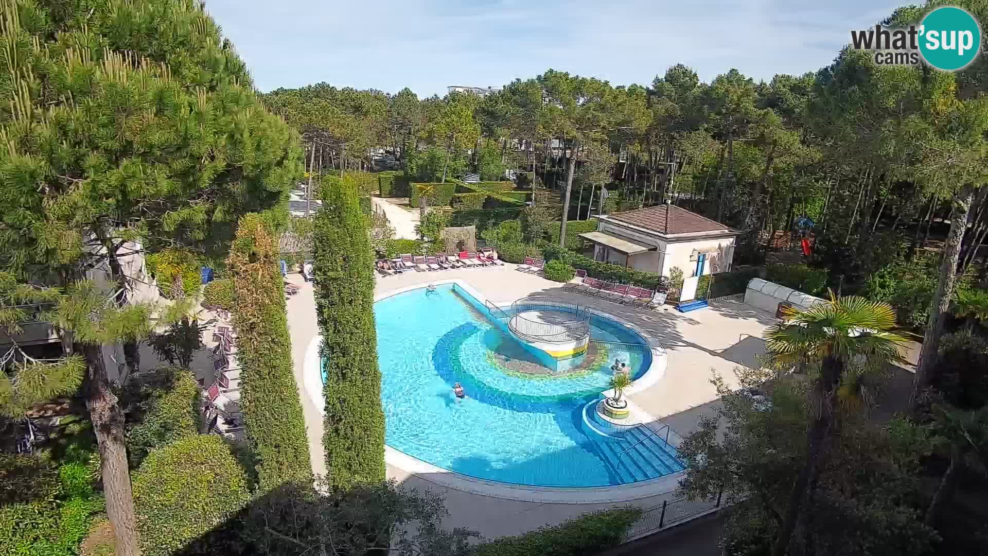 Villaggio Mare Blu bazen Spletna kamera V živo Bibione Pineda – Italija