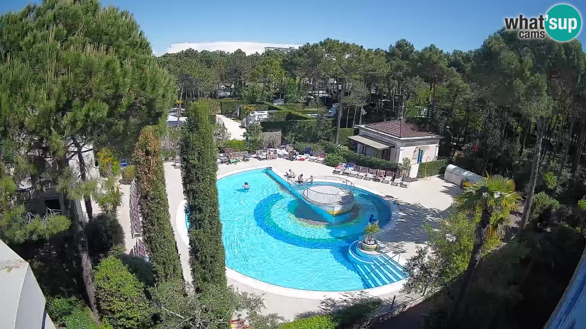 Villaggio Mare Blu bazen Spletna kamera V živo Bibione Pineda – Italija