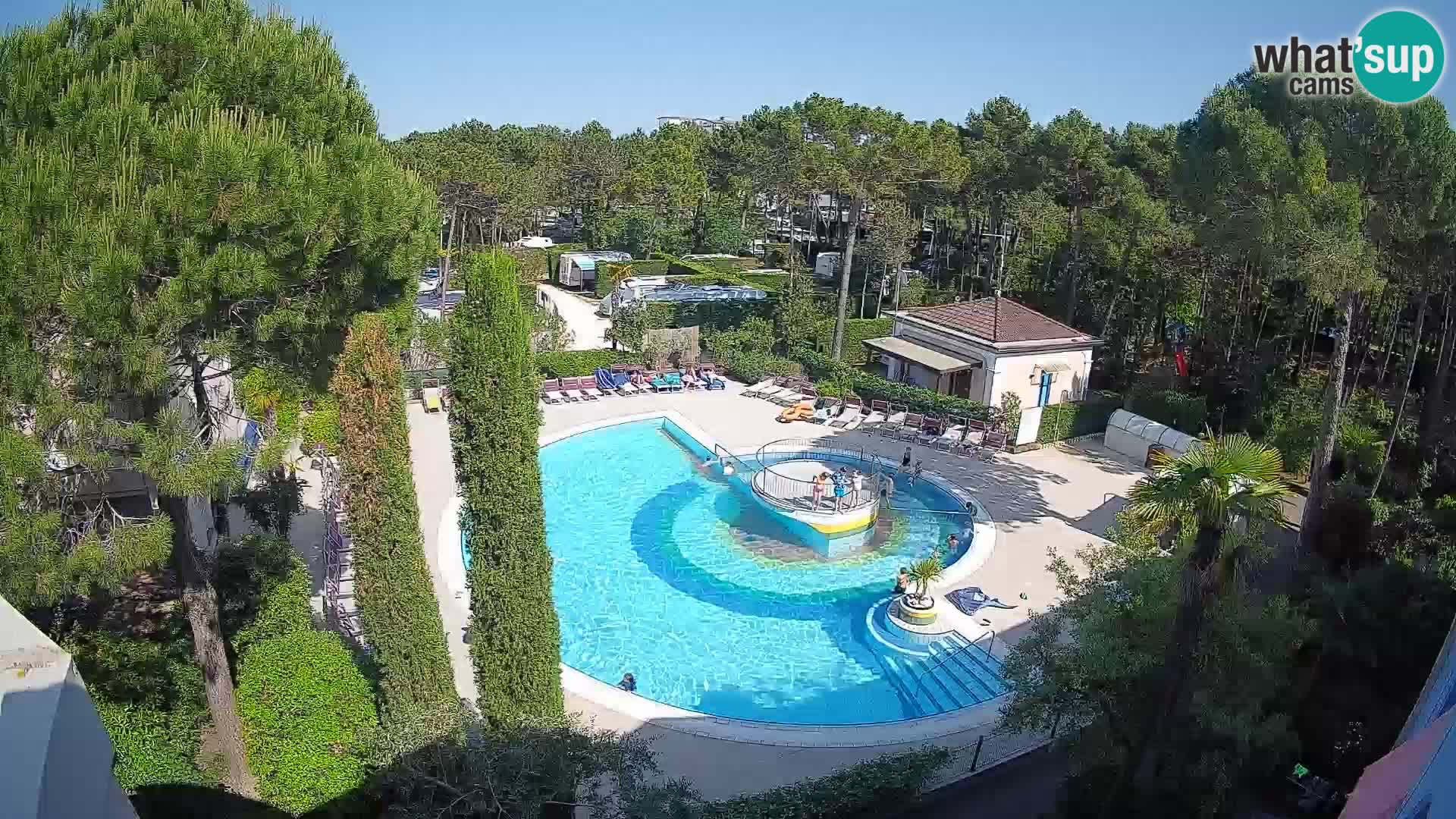 Villaggio Mare Blu bazen Spletna kamera V živo Bibione Pineda – Italija