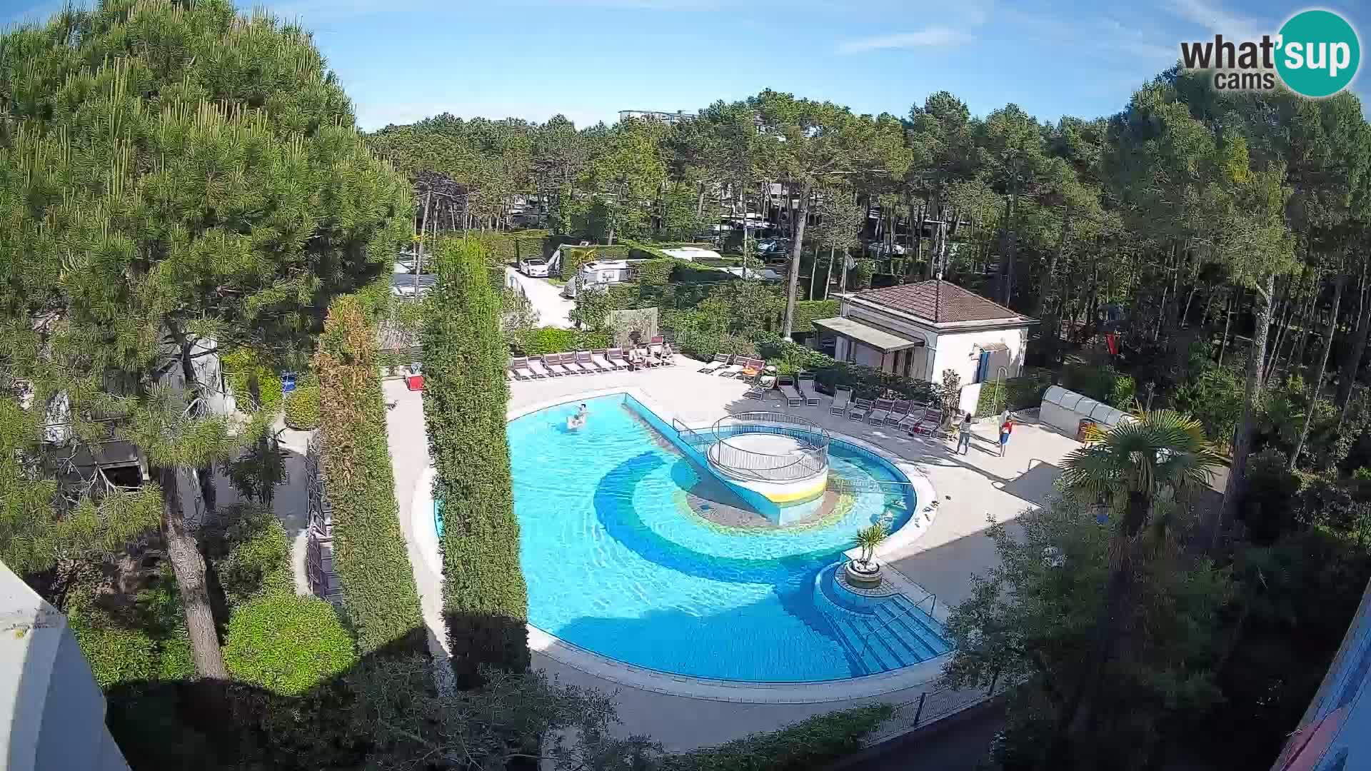 Villaggio Mare Blu bazen Spletna kamera V živo Bibione Pineda – Italija