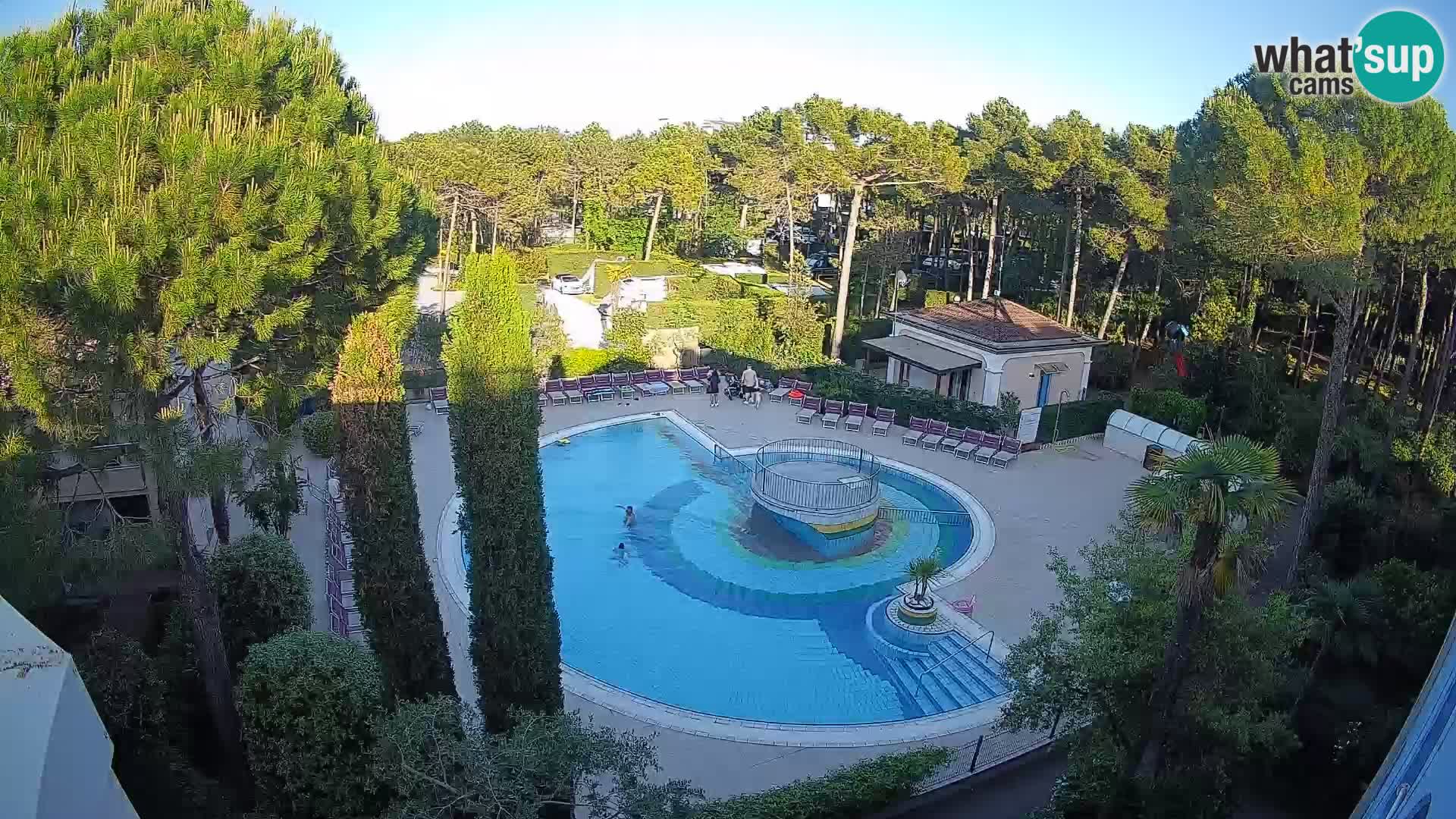 Villaggio Mare Blu bazen Spletna kamera V živo Bibione Pineda – Italija