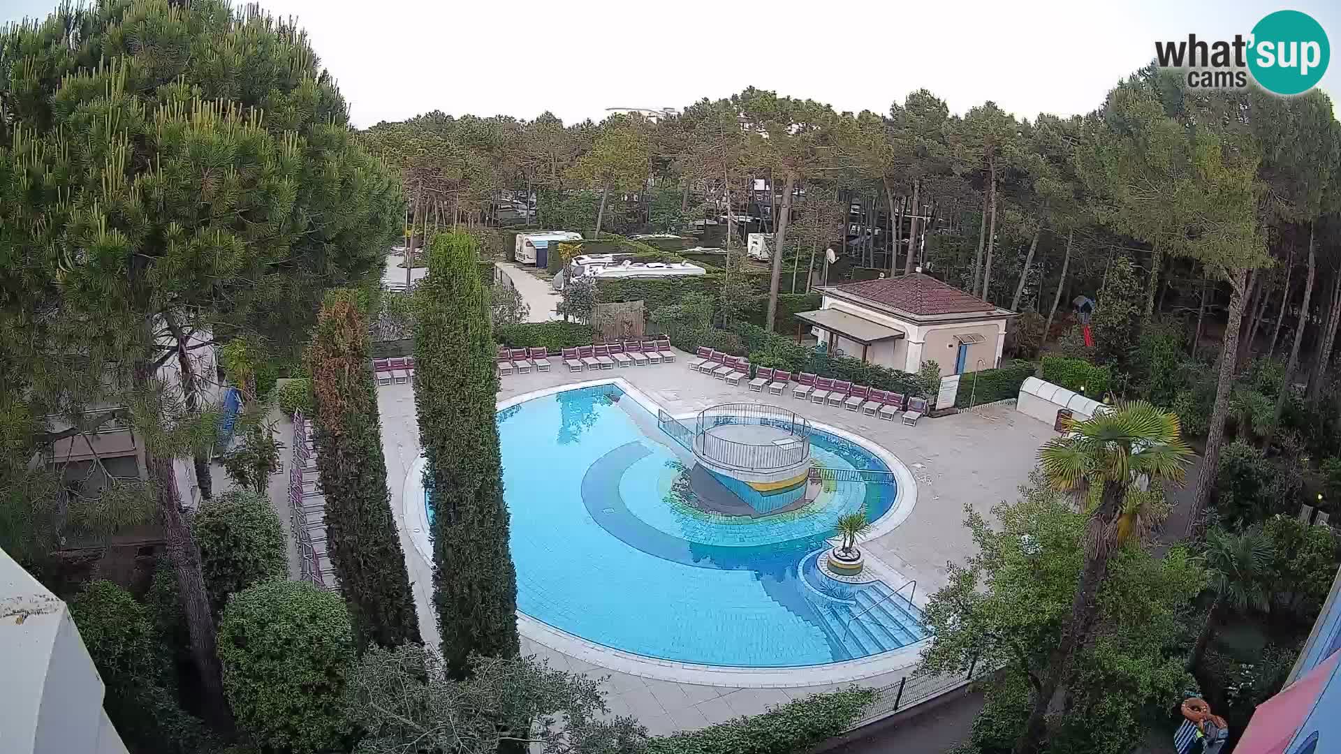 Villaggio Mare Blu bazen Spletna kamera V živo Bibione Pineda – Italija