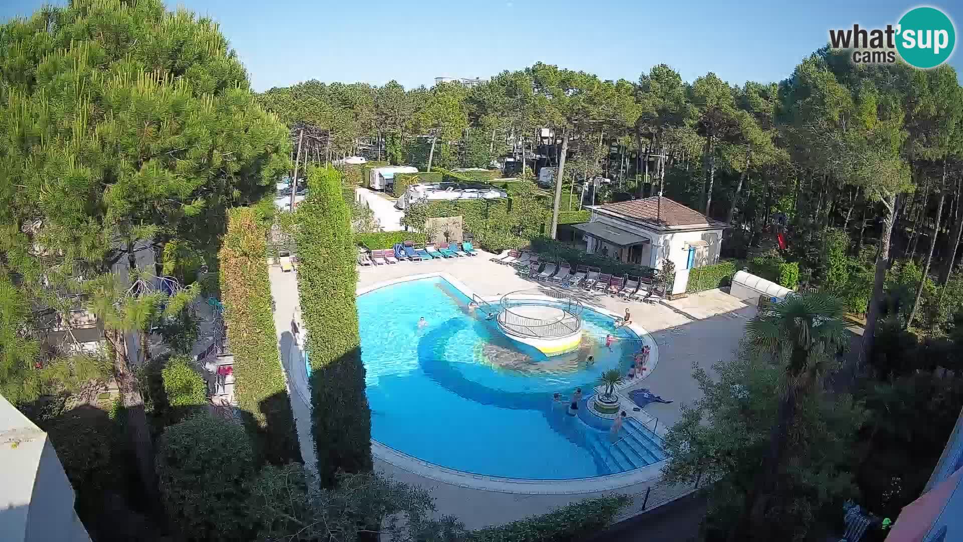 Villaggio Mare Blu bazen Spletna kamera V živo Bibione Pineda – Italija