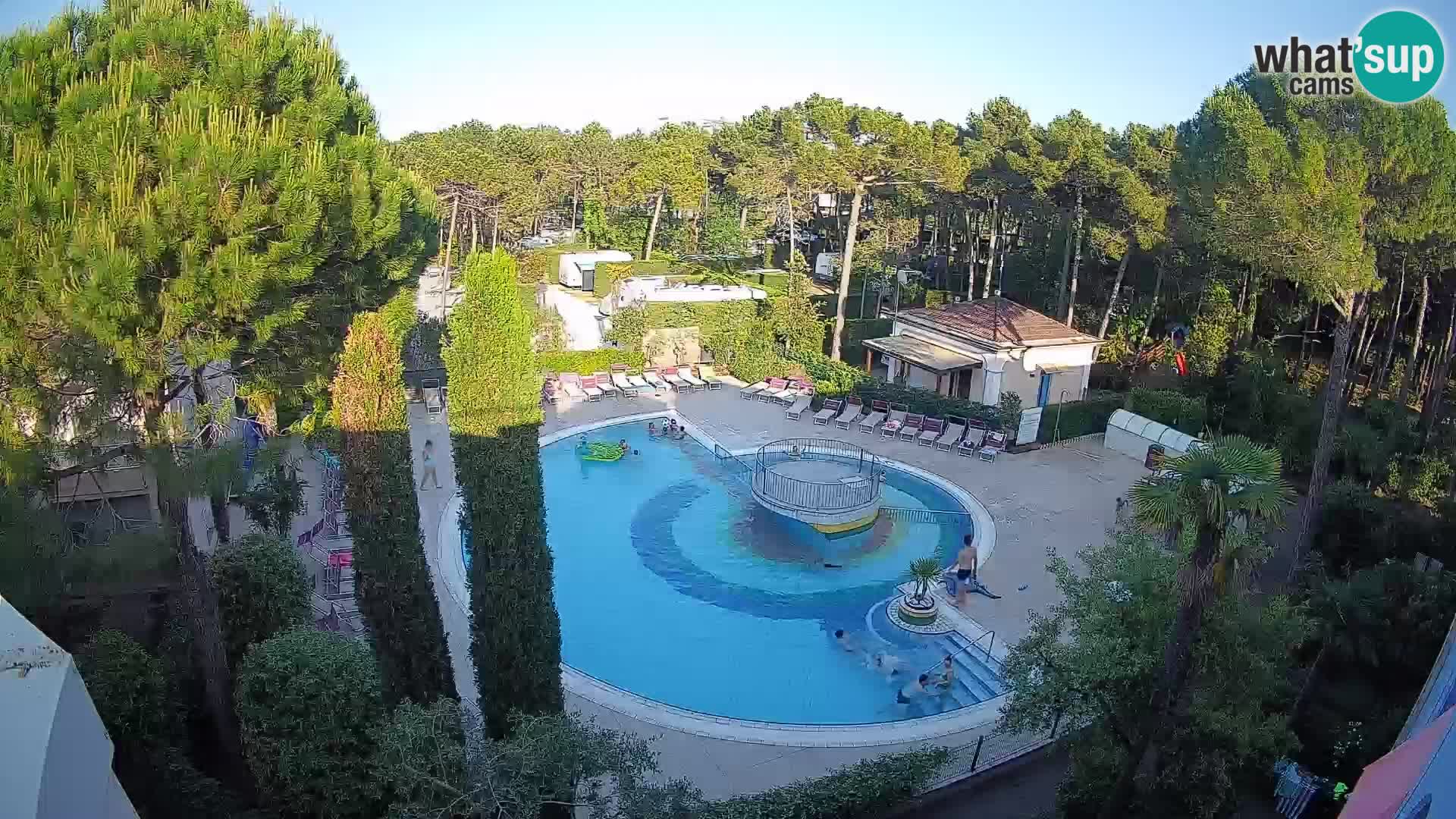 Villaggio Mare Blu bazen Spletna kamera V živo Bibione Pineda – Italija