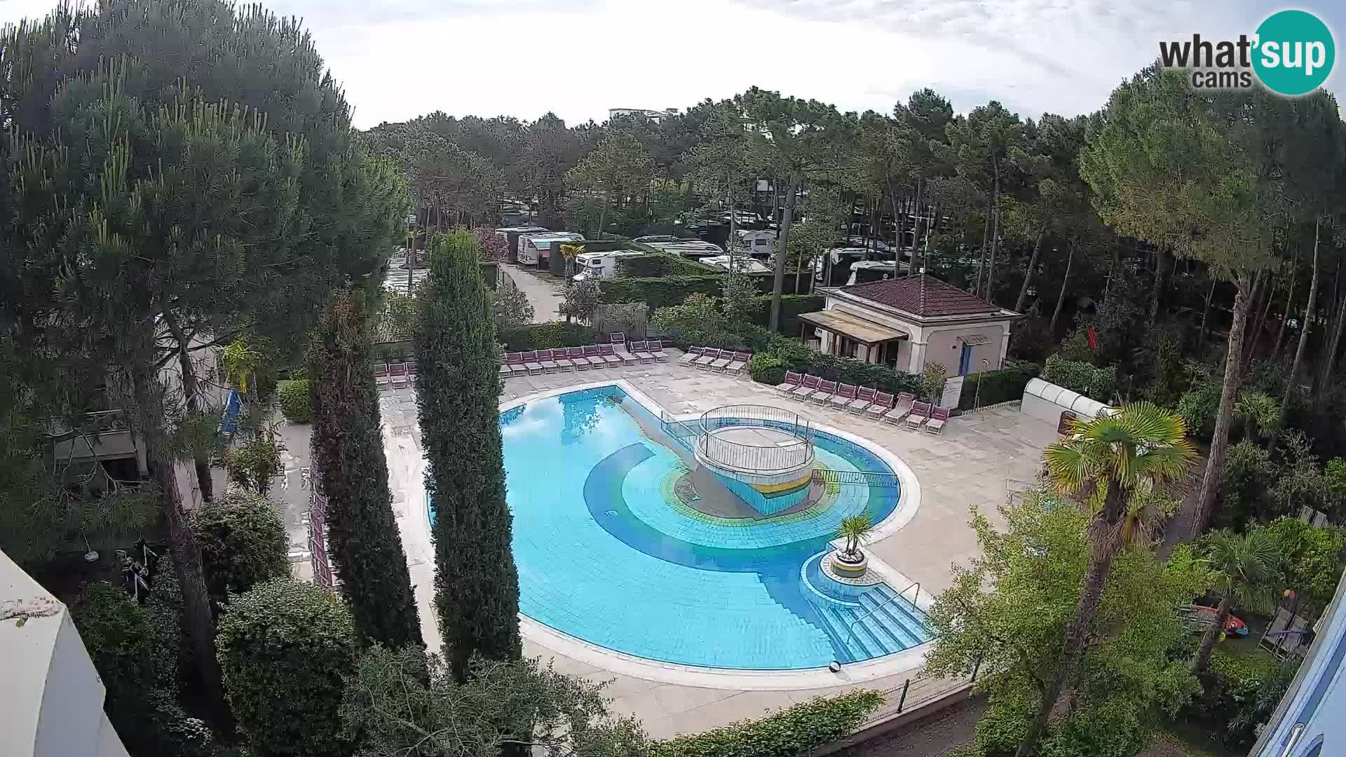 Villaggio Mare Blu bazen Spletna kamera V živo Bibione Pineda – Italija