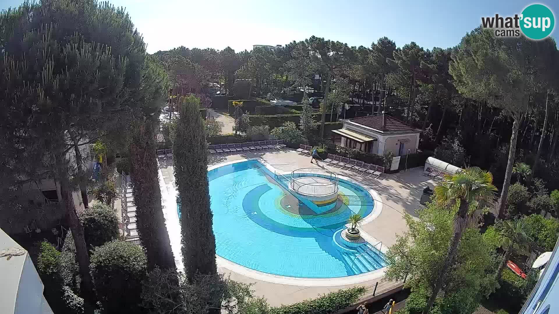 Villaggio Mare Blu bazen Spletna kamera V živo Bibione Pineda – Italija